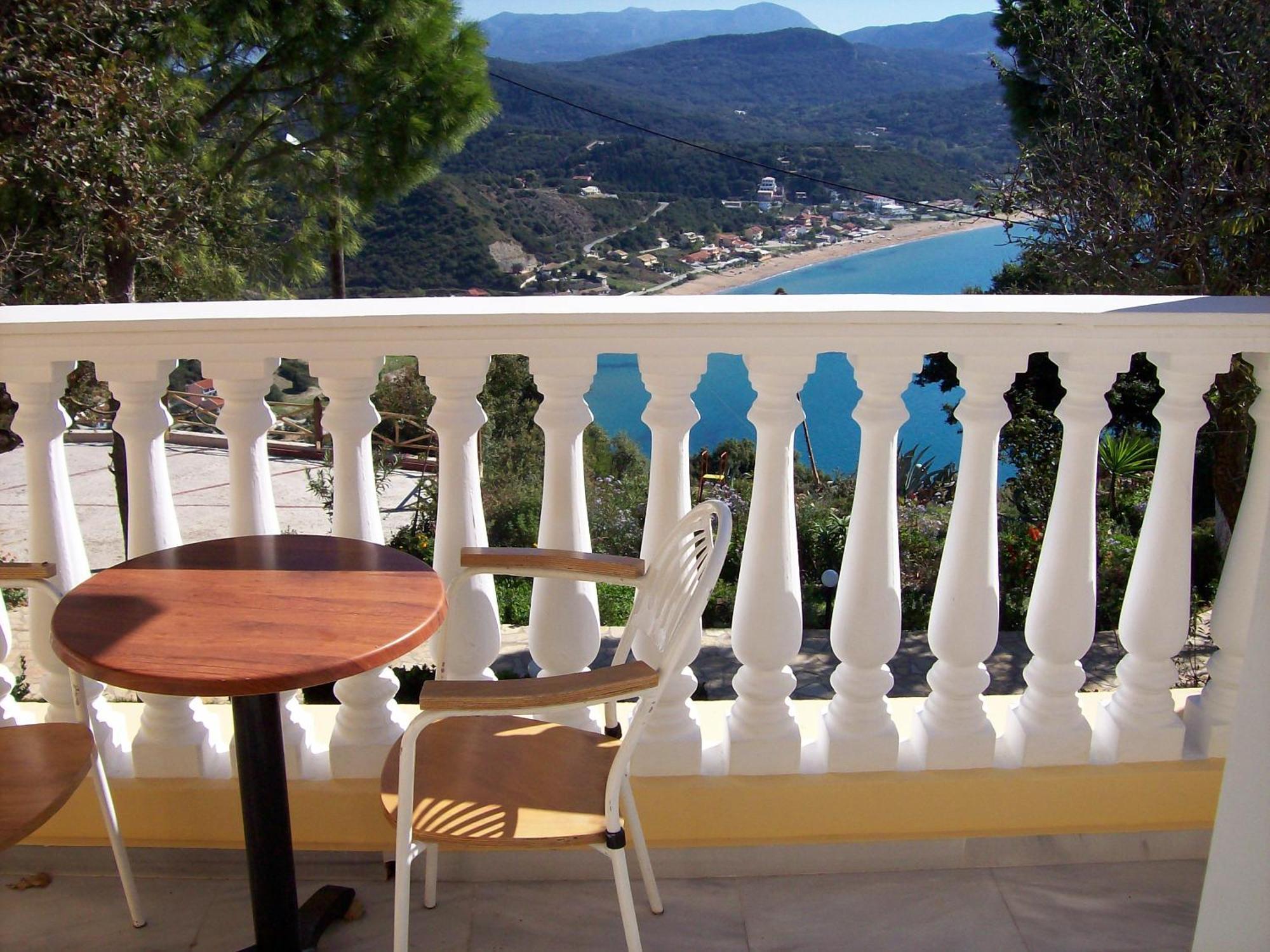 Aparthotel Zeus Throne II Afión Exterior foto